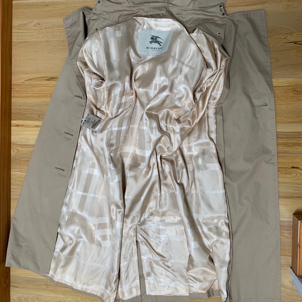 ❗️SOLD❗️🎉2xHP🎉 Burberry Tan Trench Coat Sz 8R - Picture 7 of 15